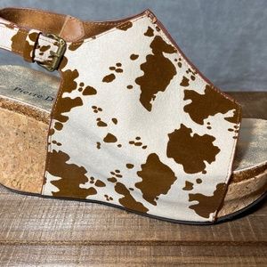 BRAND NEW! Pierre Dumas Light Brown & Off White Cow Print Sling Back Wedges Wome